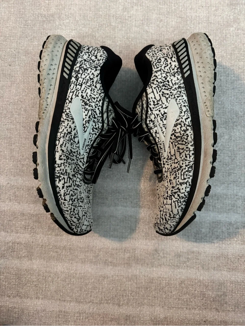 Brooks Women's Black and White Knit Running Sneakers